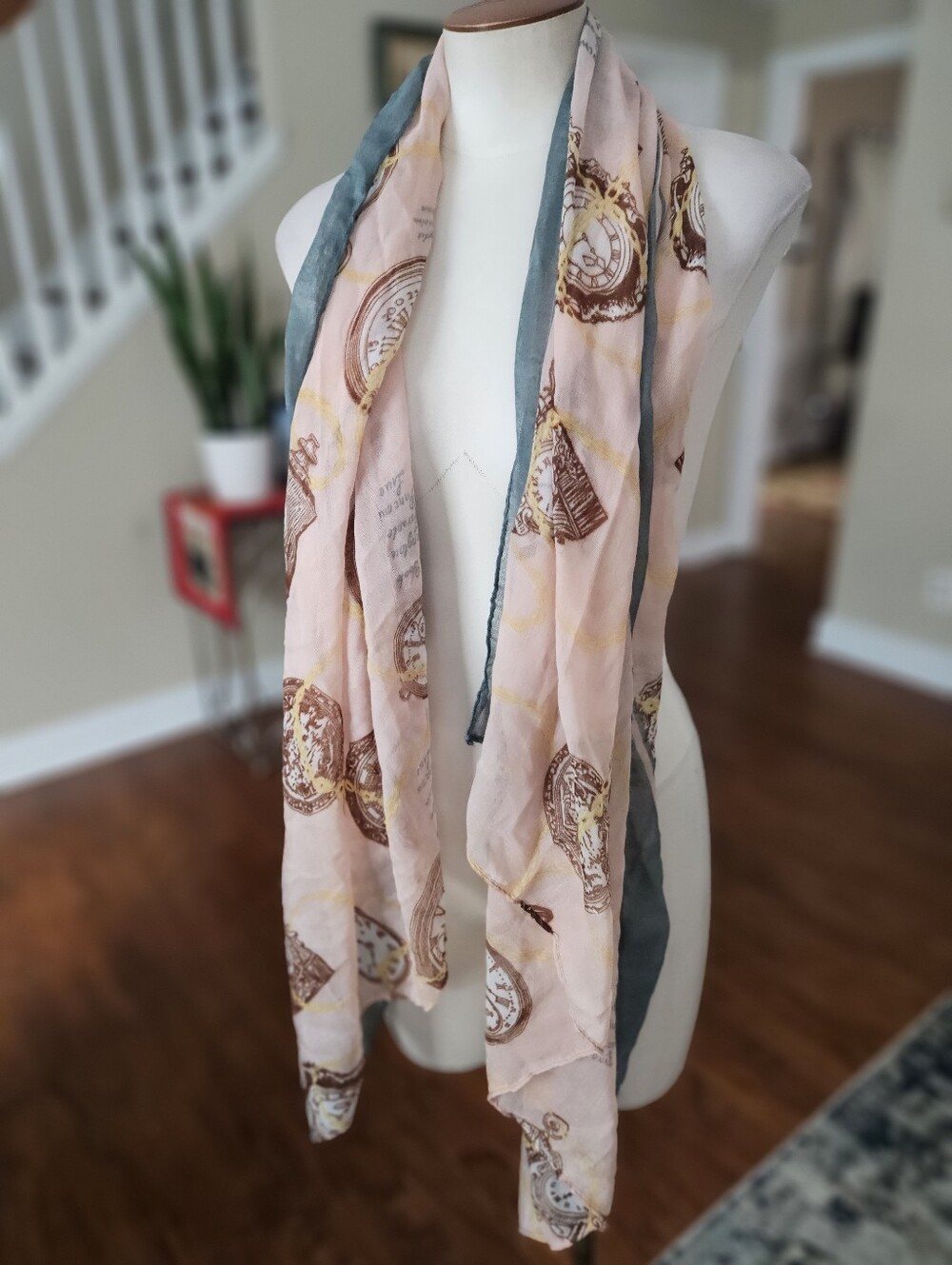Clock Pattern Sheer Scarf